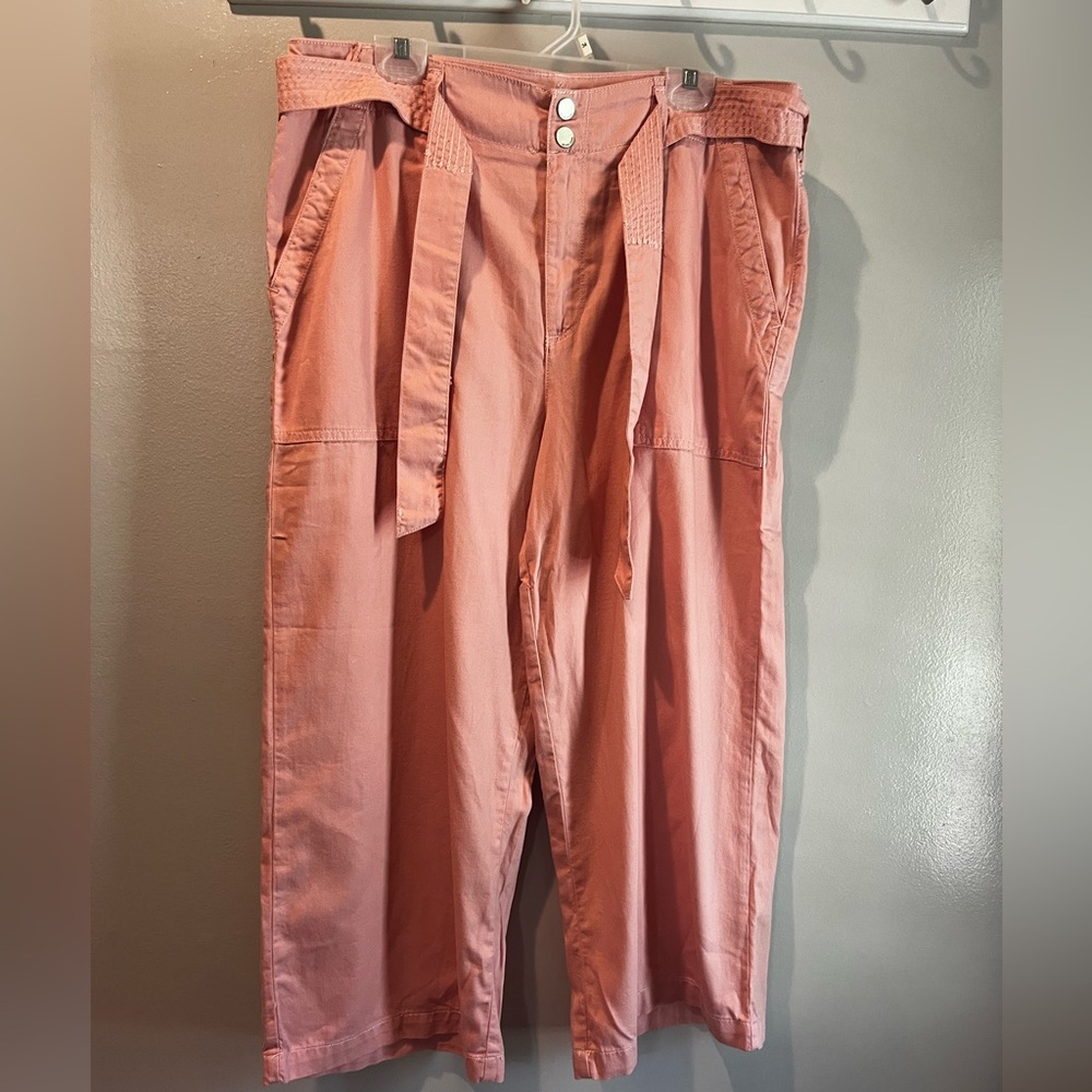 NWT Seven Wide Leg Crop Pants w/ Patch Pockets Sz 14. 26” inseam.
